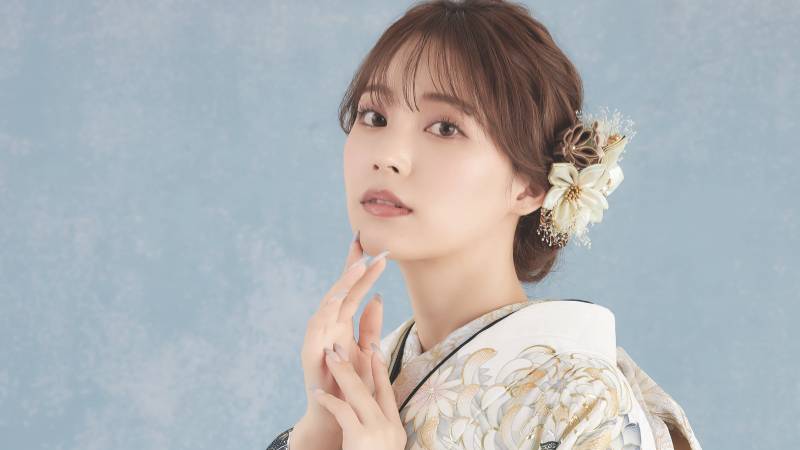 クールな振袖に合うメイク方法!引き算メイクで大人の色っぽ美人に 6 クールな振袖に合うメイク