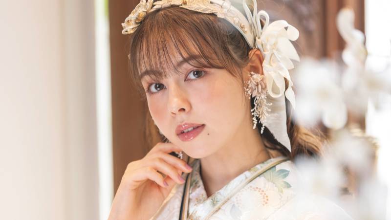 クールな振袖に合うメイク方法!引き算メイクで大人の色っぽ美人に 8 クールな振袖に合うメイク